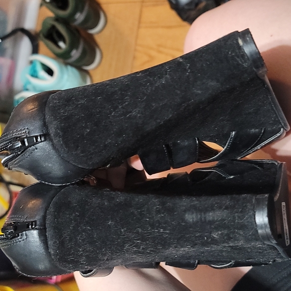 Strappy black high wedge heels 8 - Picture 4 of 5